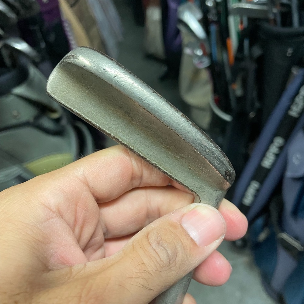 KROYDON WIZARD 600 PUTTER 
No grip